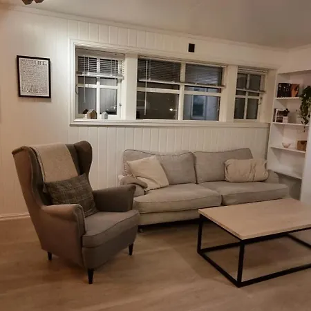 Appartamento Centrally Located In With Free Parking *