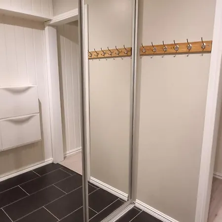 Centrally Located In With Free Parking Appartement *